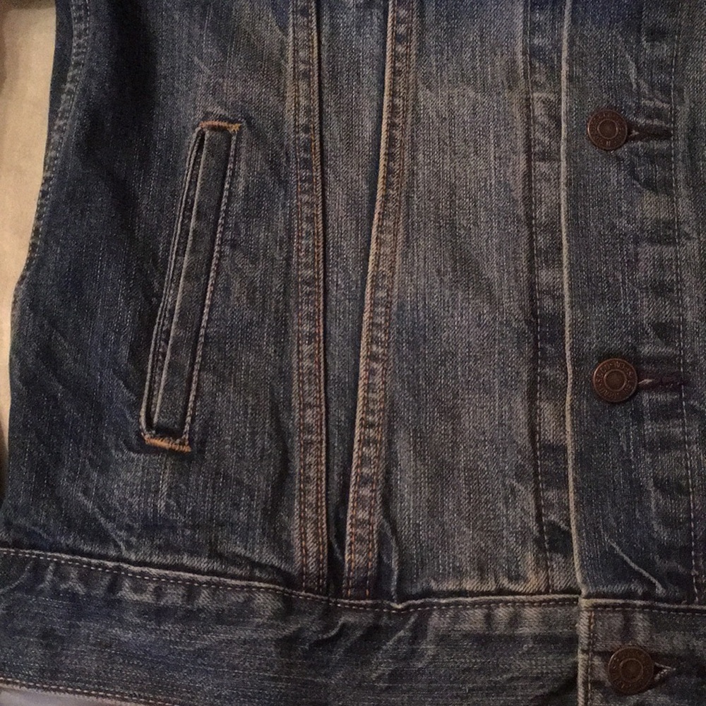 Levi’s Jean Jacket EUC! - Picture 5 of 14